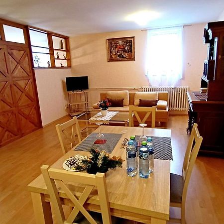 Apartments Stubsi With Colonnade View Карлови Вари Екстериор снимка