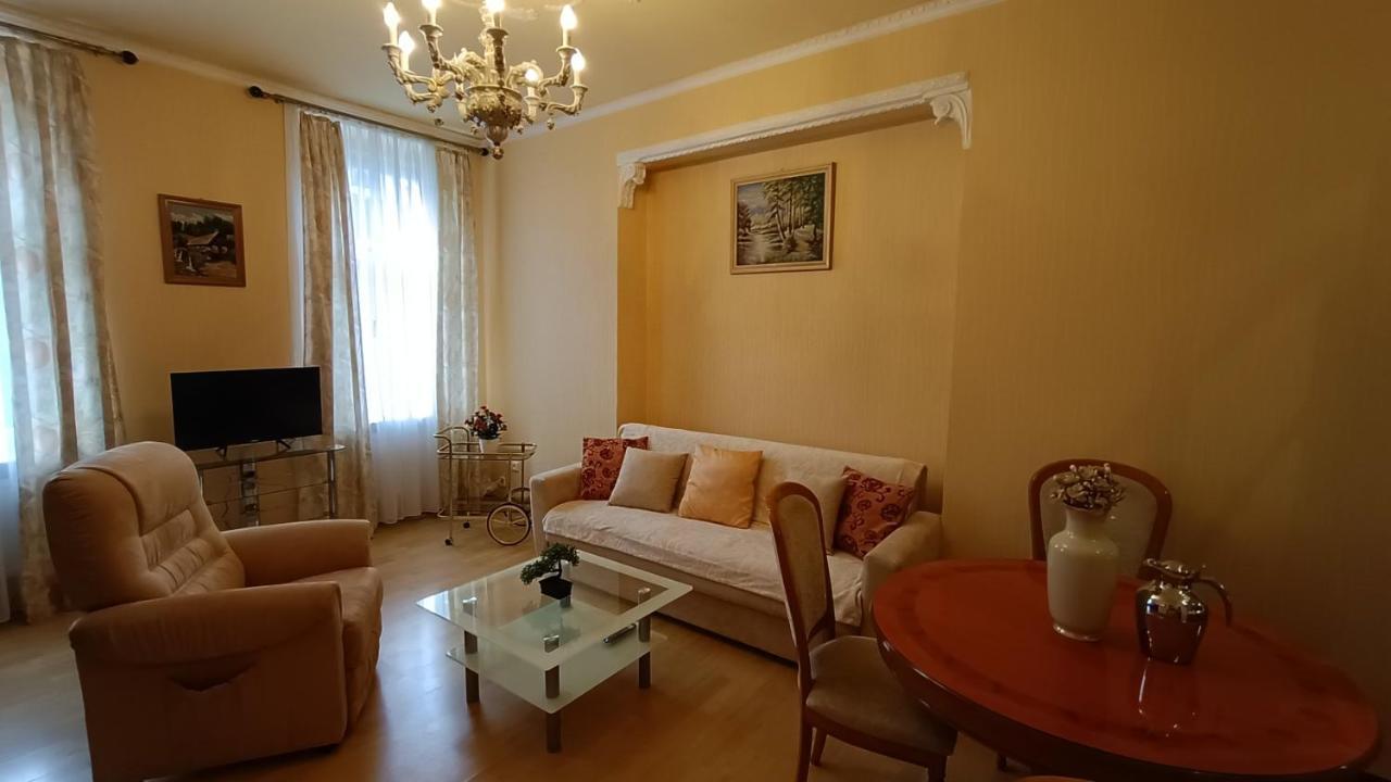 Apartments Stubsi With Colonnade View Карлови Вари Екстериор снимка