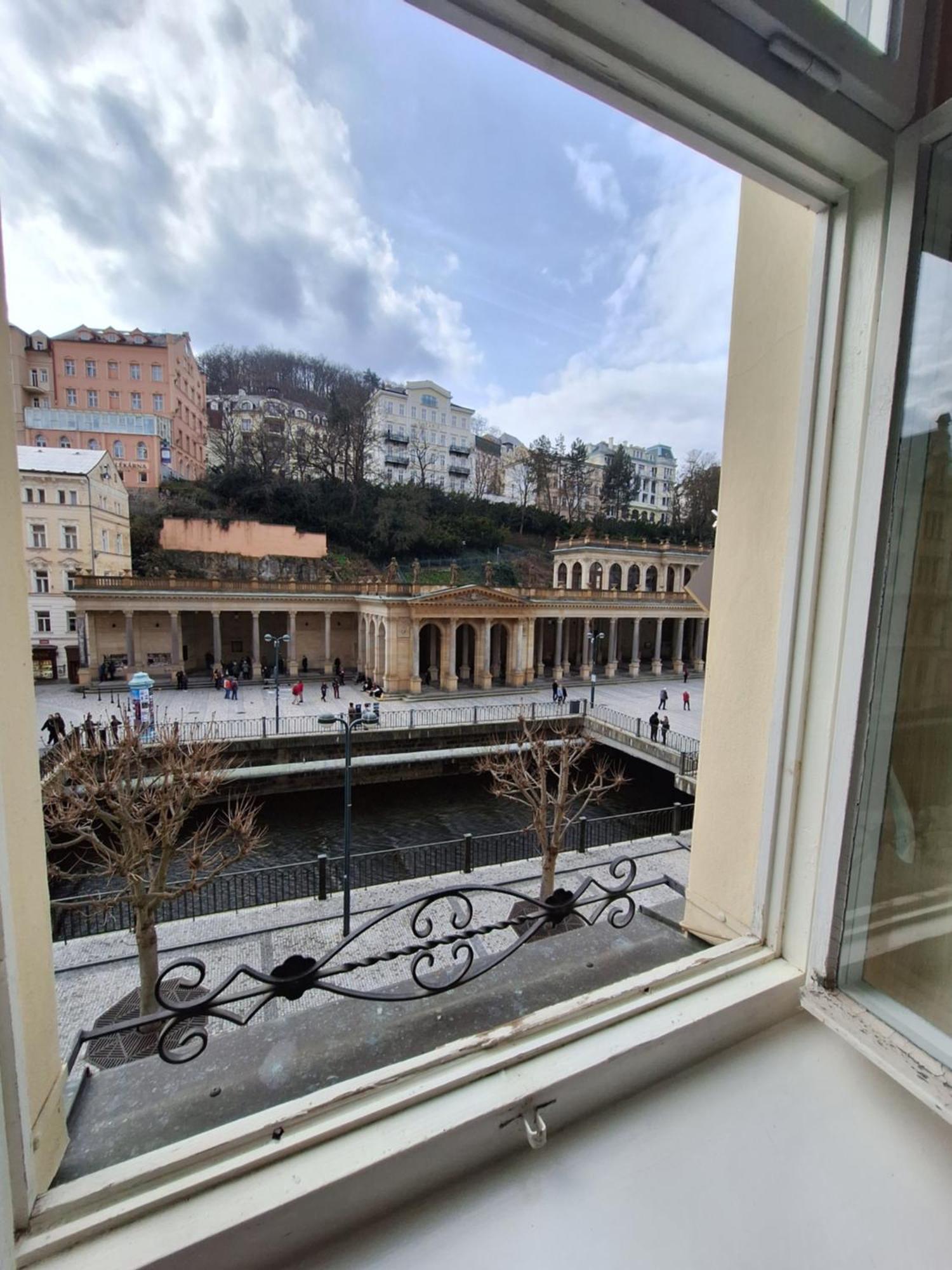 Apartments Stubsi With Colonnade View Карлови Вари Екстериор снимка